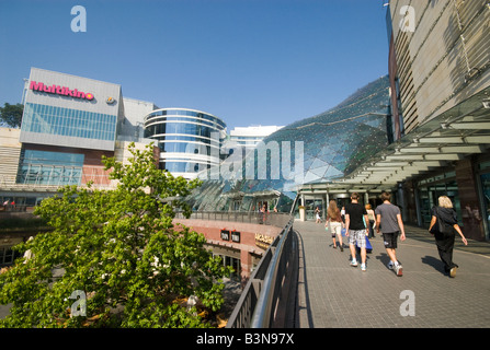 Le centre commercial Zlote Tarasy Warsaw Banque D'Images