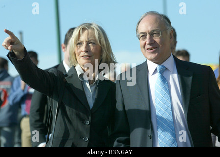 Le chef conservateur Michael Howard et sa femme Sandra au parti conservateur à Bournemouth 2004 Conférence Banque D'Images