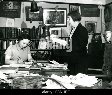 SYLVIA PANKHURST suffragette anglaise ancienne en tant que président de l'urgence du Conseil de guerre des femmes en 1940 Banque D'Images