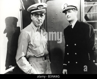 L'ACTION DANS LE NORD DE L'ATLANTIQUE 1943 Warner film avec Humphrey Bogart à gauche Banque D'Images