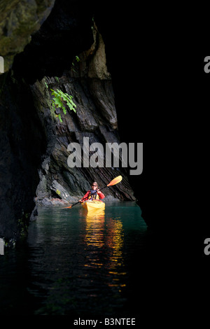 Kayak Kachemak Bay State Park Halibut Cove, près de la baie Kachemak modèle Alaska Homer publié Banque D'Images