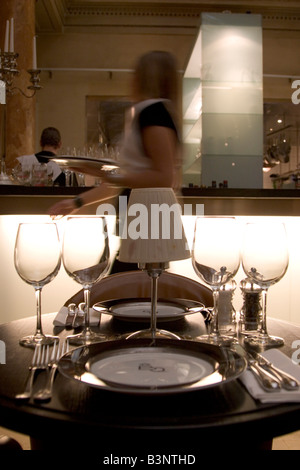 Restaurant contemporain à la mode 'Belga Queen', 32 rue de la Fosse aux Loups, Bruxelles Belgique Banque D'Images