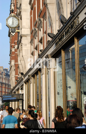 Magasin Harvey Nichols à Knightsbridge Londres Angleterre Banque D'Images