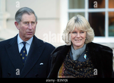 Charles et Camilla rencontrez explorers Tom Avery George Wells et Andrew Gerber à Clarence House Février 2005 Prince de Galles Camilla Parker Bowles Banque D'Images