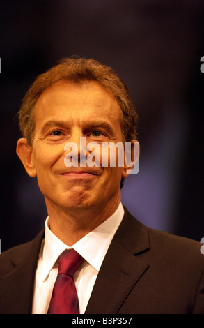 Tony Blair donnant discours lors de la conférence du parti travailliste à Bournemouth en septembre 2003 Banque D'Images