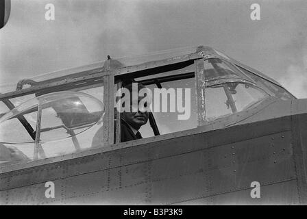Le 5 avril 1968 pilote de chasse de la RAF Alan Pollock a volé son jet ...