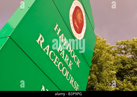 Panneau d'entrée Haydock Park Racecourse Newton-le-Willows Banque D'Images