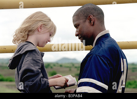 MAN ON FIRE 2004 TCF film avec Denzil Washington comme le garde du corps et Dakota Fanning comme la fille qu'il est embauché pour protéger Banque D'Images