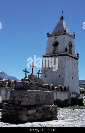 Chili, région II, Parque Nacional Volcán Isluga. La jolie église andine dans le village d'Isluga. Construit au 17ème siècle Banque D'Images