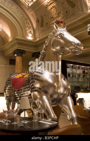 Restaurant contemporain à la mode 'Belga Queen', 32 rue de la Fosse aux Loups, Bruxelles Belgique Banque D'Images