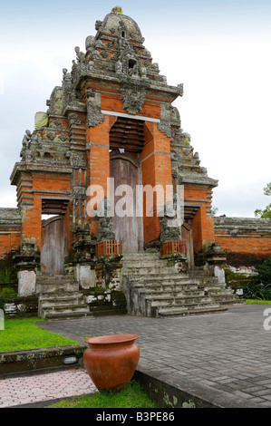 Gate à Pura Taman Ayun à Mengwi Temple, Bali, Indonésie Banque D'Images