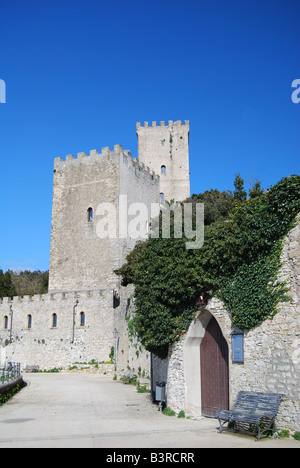 Château fort au sommet et dans l'ouest de la Sicile Erice Banque D'Images