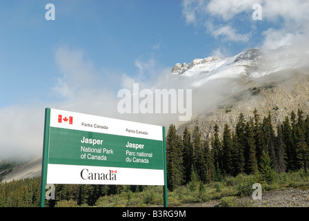 Panneau à l'entrée du Parc National Jasper, Canada Banque D'Images