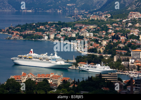 Baie de Kotor Kotor Monténégro Europe un site du patrimoine mondial de l'UNESCO Banque D'Images