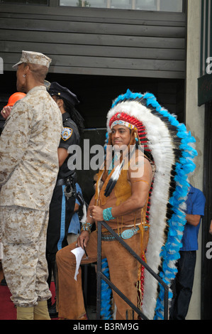 Le populaire groupe disco Village People sur le podium à Hollywood pour obtenir une étoile sur le Hollywood Walk of Fame Banque D'Images