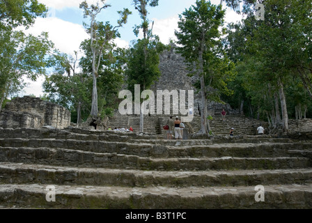 Templo de las Iglesias ou temple de l'Église Pyramide et étapes Coba Maya Ruins Quintana Roo Mexique 2007 NR Banque D'Images