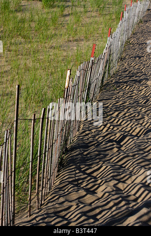 Clôture sur la plage d'au train dans le Michigan clôture en bois verticale aux États-Unis haute résolution Banque D'Images