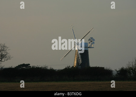 Moulin près de Burnham Overy Staithe Norfolk UK Banque D'Images