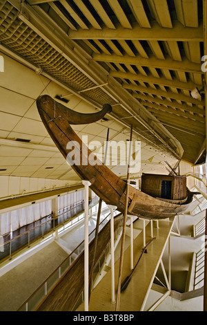 Pharoah's Boat trouvés enterrés dans une fosse au pied de la Grande Pyramide en 1954 par l'archéologue égyptien Kamal El Mallak. Banque D'Images