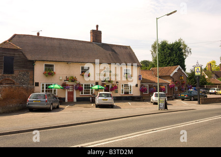 "Trois Rois" pub / inn and hotel en Fornham All Saints village de Suffolk, UK Banque D'Images