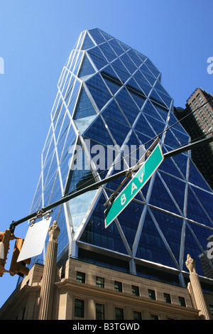 Afficher le long de la 8e Avenue à Manhattan y compris la Hearst Tower. Banque D'Images