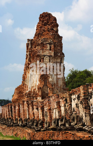 Ruines de Wat Yai Chaya Mongkol ou Le Grand Temple de la victoire de bon augure, Ayutthaya, Thaïlande Banque D'Images