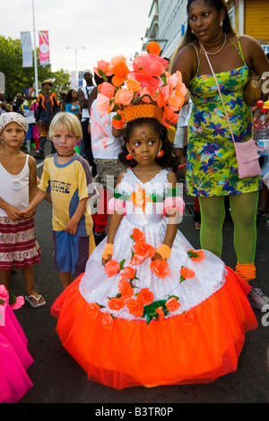 La Martinique. Antilles françaises. West Indies. Fort-de-France. Jeune fille richement habillé pour le carnaval. Banque D'Images