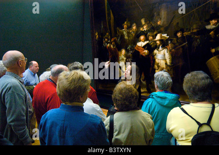L'Europe, Pays-Bas, Hollande, Amsterdam, touristique et guide touristique Voir La Ronde de nuit de Rembrandt au Rijksmuseum 1642 Banque D'Images