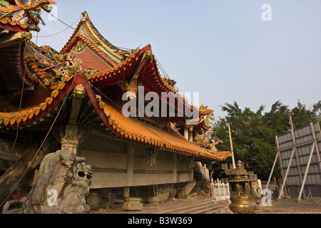 Temple de Wuchang, Jiji, Taiwan. Le temple s'est effondré lors d'un séisme de magnitude 7,3 en 1999. Il est maintenant une attraction touristique. Banque D'Images