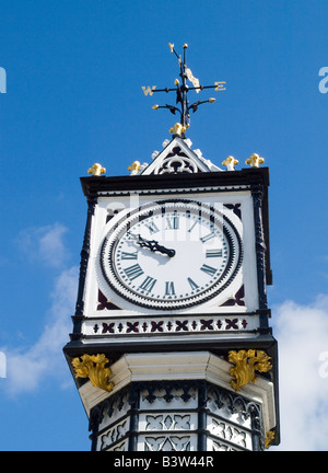 Gros plan sur la Tour de l'horloge victorienne en Downham Market Place, East Anglia Norfolk England UK Banque D'Images