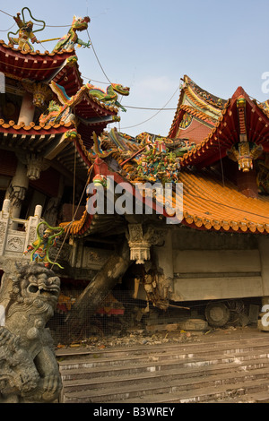 Temple de Wuchang, Jiji, Taiwan. Le temple s'est effondré lors d'un séisme de magnitude 7,3 en 1999. Il est maintenant une attraction touristique. Banque D'Images