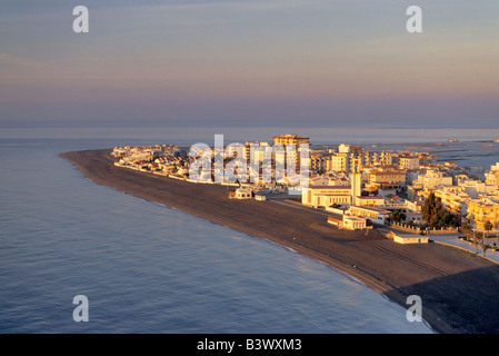 Ville de Calahonda à Costa Tropical au lever du soleil l'Andalousie Espagne Banque D'Images