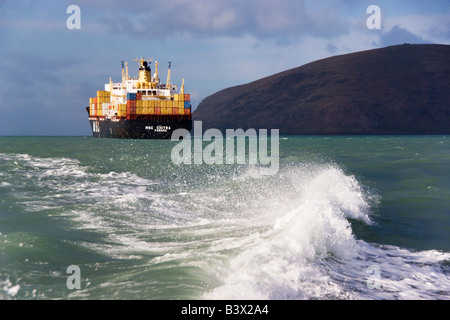 Au départ d'un navire conainer vu depuis le bateau-pilote qui avait pris l'arrêt pilote ce navire. Banque D'Images