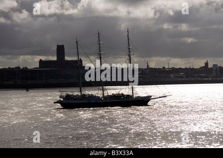 Le voilier Néerlandais l'Eendracht au Tall Ships race parade à Liverpool en juillet 2008 jusqu'à la Mersey River Banque D'Images