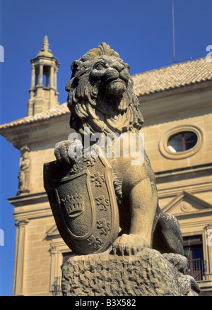 Lion en pierre au Palacio de las Cadenas de ville de Ubeda Andalousie Espagne Banque D'Images