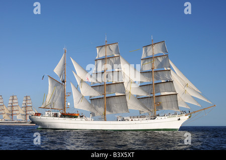 Cuauhtémoc et le Sedov au début de l'falmouth au portugal course des grands voiliers Banque D'Images