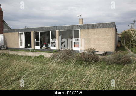 Maison moderne conçue par l'architecte John Penn, Rue du bardeau, Suffolk, Angleterre Banque D'Images