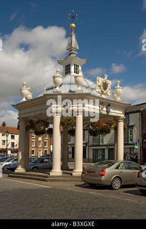 La Croix Du Marché En Été Samedi Marché Beverley East Yorkshire Angleterre Royaume-Uni Gb Grande-Bretagne Banque D'Images