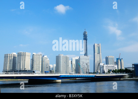 Vue de la mer sur la borne basse Pont Ohashi, Yokohama Minato Mirai 21 (JP) Banque D'Images