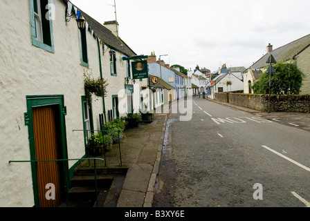 Une vue générale de la rue principale dans le village de Moniaive Dumfriesshire en Ecosse. Accueil à nombre de musiciens et artistes Banque D'Images