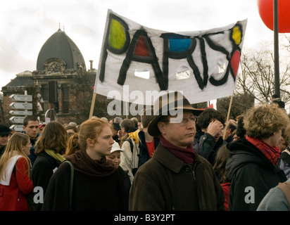 Manifestation anti-gouvernement dans les rues de Paris, France. Banque D'Images