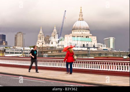 Blackfriers Pont sur la rivière Thames et ville de Londres London United Kingdom Banque D'Images