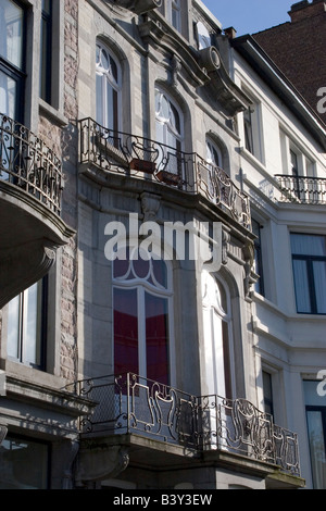 Architecture Art Nouveau d'origine et détails sur les bâtiments et habitations de la ville de Bruxelles, Belgique Banque D'Images
