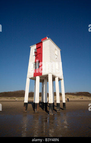 Le vieux phare en bois à Burnham-on-Sea. Banque D'Images