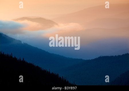 Lever du soleil et le brouillard pris d'Hurricane Ridge Olympic National Park Washington Banque D'Images