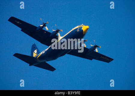 Fat Albert kicks-off de survol de la performance des Blue Angels à à San Francisco Banque D'Images