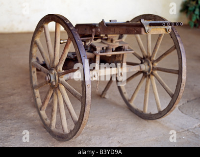 Le Soudan, d'Omdurman. Situé sur la véranda de la simple ancienne maison d'al-Mahdi d'Omdurman est la mitrailleuse Gatling capturés par son a Banque D'Images