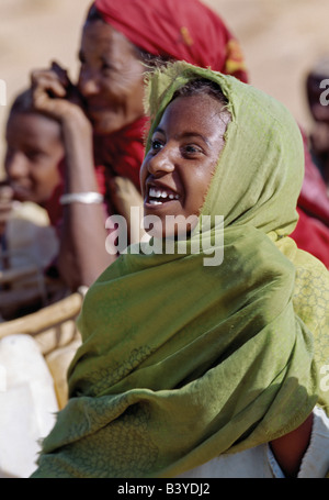 Soudan, Alibeda. Les femmes portent des robes de Nubie et le foulard, même s'ils sont musulmans. Banque D'Images