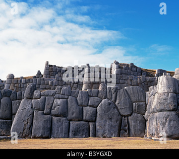 Pérou, Cusco, Sacsayhuaman. Murs massifs d'une forteresse de Sacsayhuaman, juste au-dessus de la capitale inca Banque D'Images