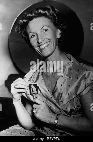 Andersen, Lale, 23.3.1905 - 29.8.1972, chanteuse et actrice allemande, demi-longueur, années 1950, Banque D'Images